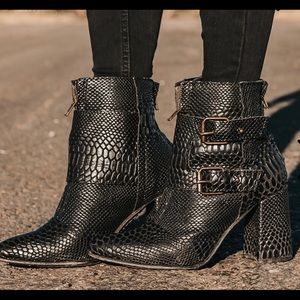 Freebirds Joey Black Snake, Size 8